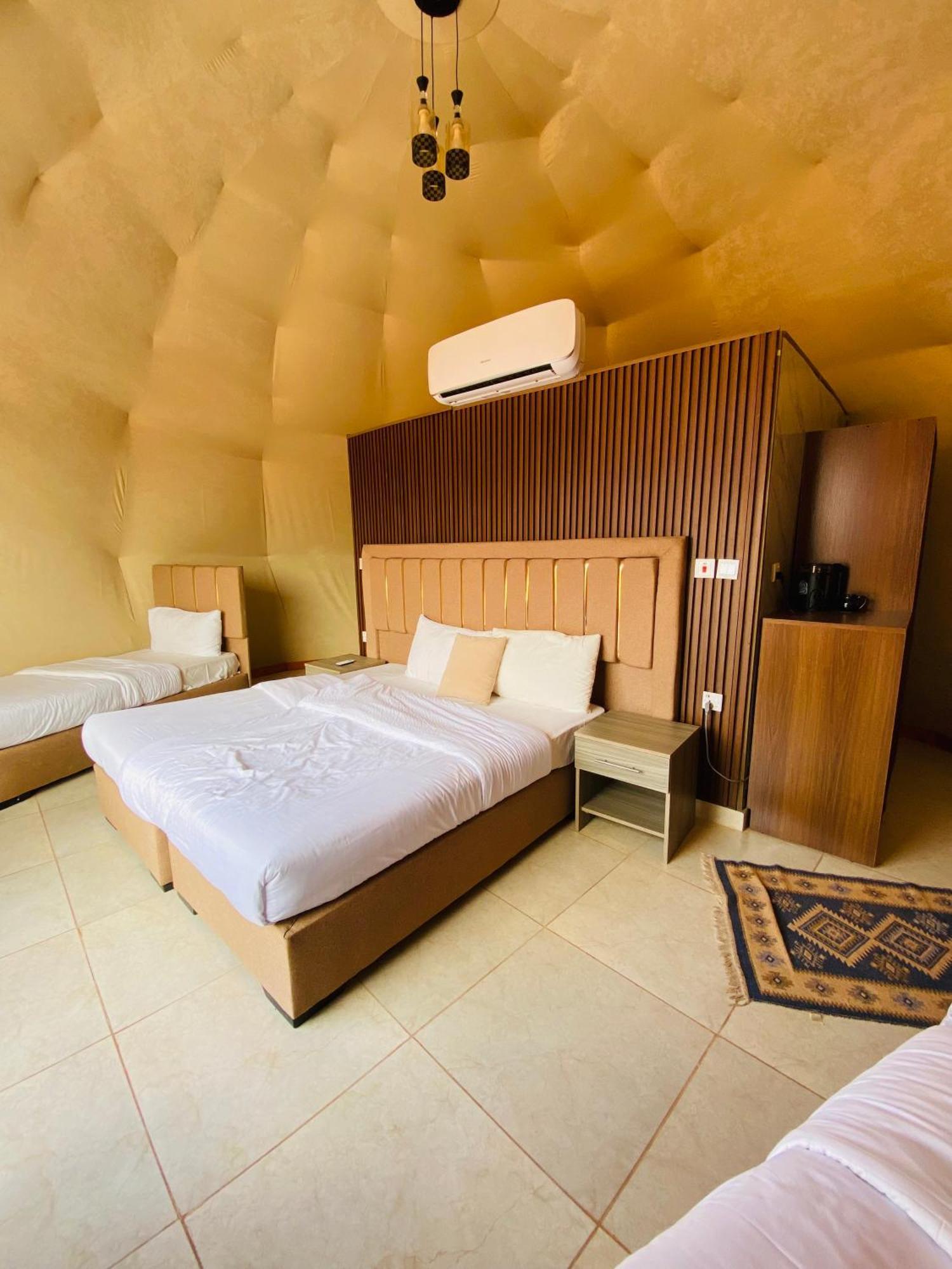 Wadi Rum Eagle Luxury Camp Bagian luar foto