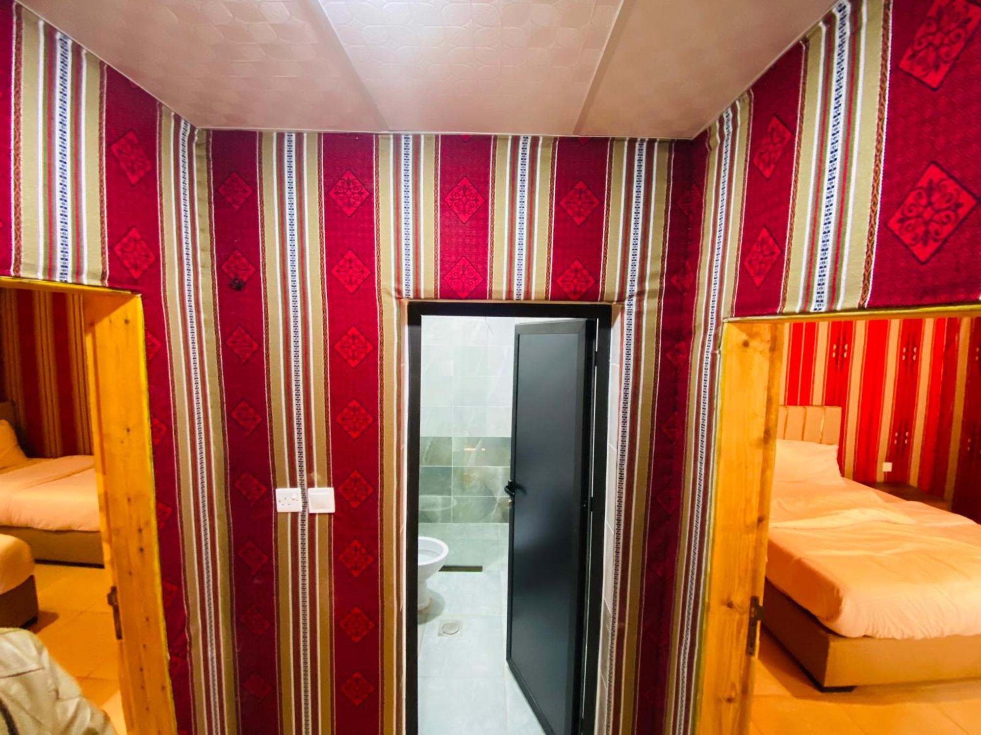Wadi Rum Eagle Luxury Camp Bagian luar foto